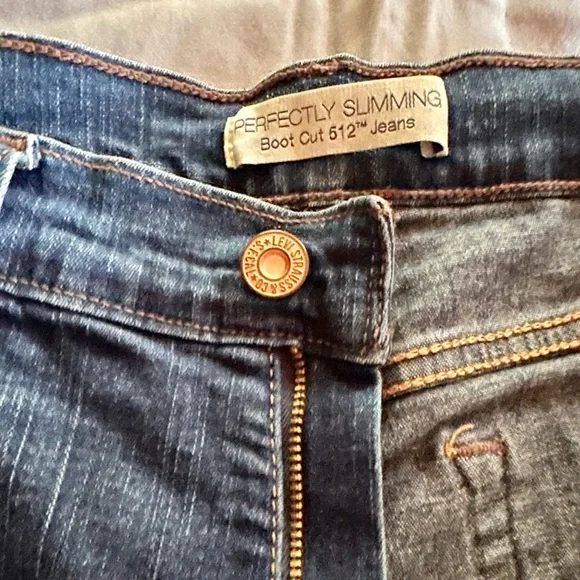 Levi’s Boot Cut 512 Perfectly Slimming Size 12 in Indigo - Picture 3 of 5